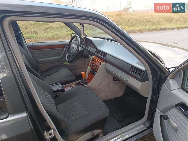 Седан Mercedes-Benz E-Class 1993 в Перемышлянах фото 7 Седан Mercedes-Benz E-Class 1993 в Перемышлянах