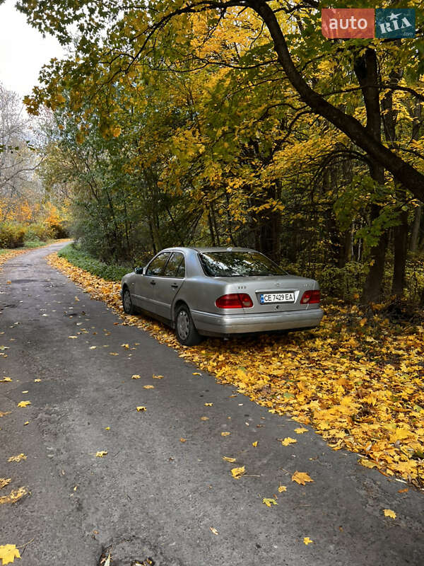 Седан Mercedes-Benz E-Class 1997 в Липниках