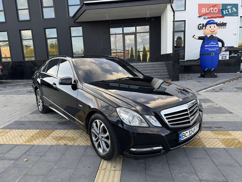 Седан Mercedes-Benz E-Class 2011 в Львові