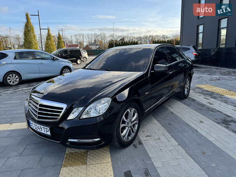 Седан Mercedes-Benz E-Class 2011 в Львові