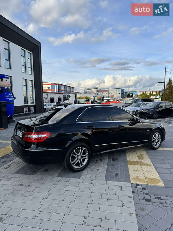Седан Mercedes-Benz E-Class 2011 в Львові