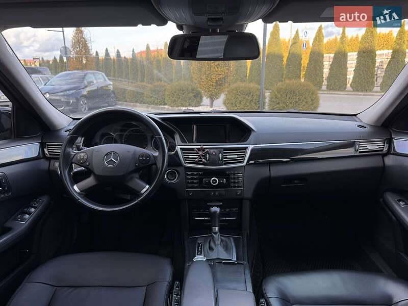 Седан Mercedes-Benz E-Class 2011 в Львові