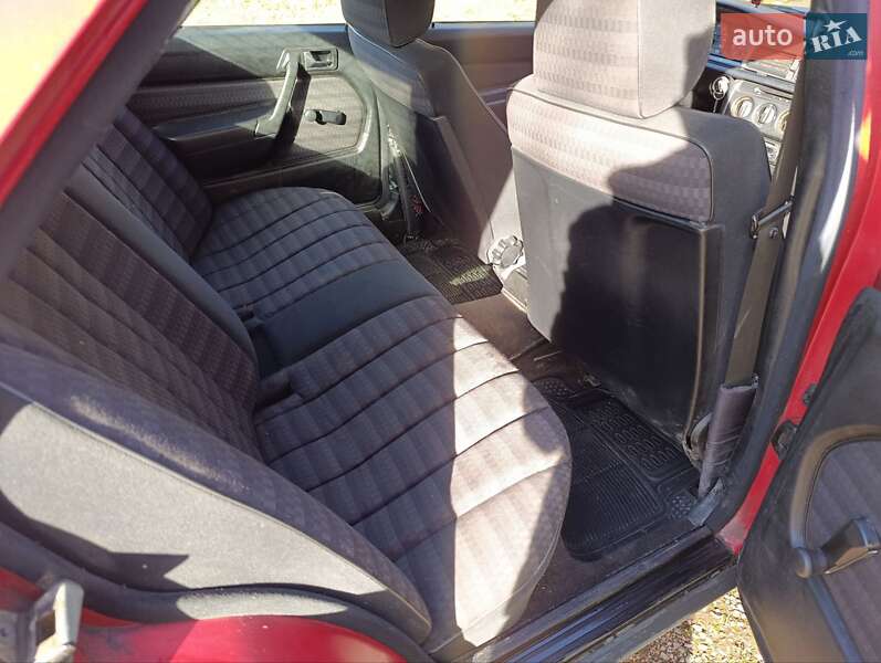 Седан Mercedes-Benz E-Class 1987 в Дрогобыче