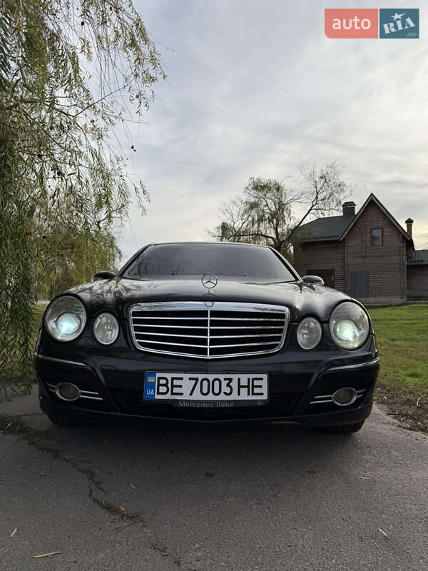 Седан Mercedes-Benz E-Class 2002 в Миколаєві