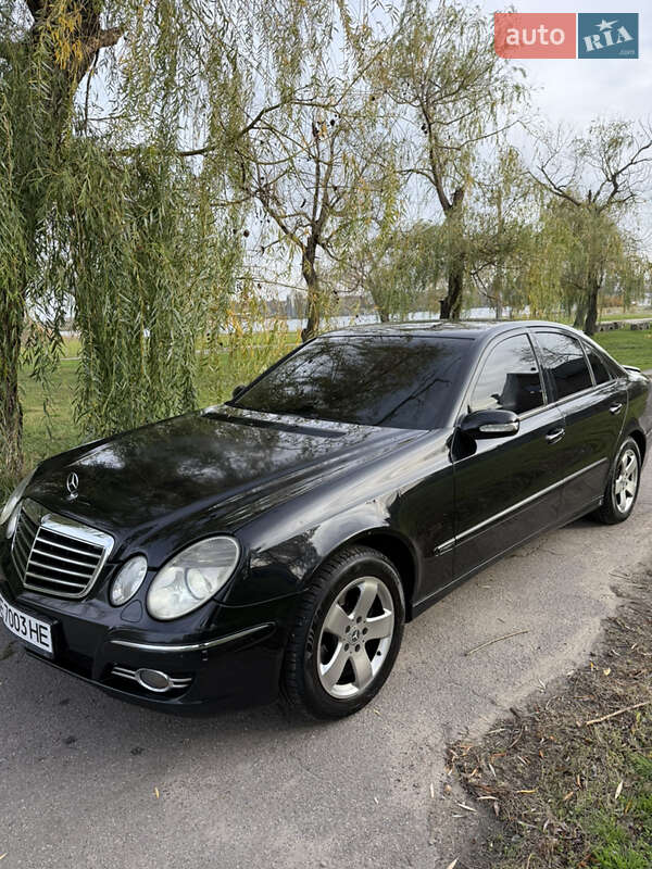 Седан Mercedes-Benz E-Class 2002 в Миколаєві