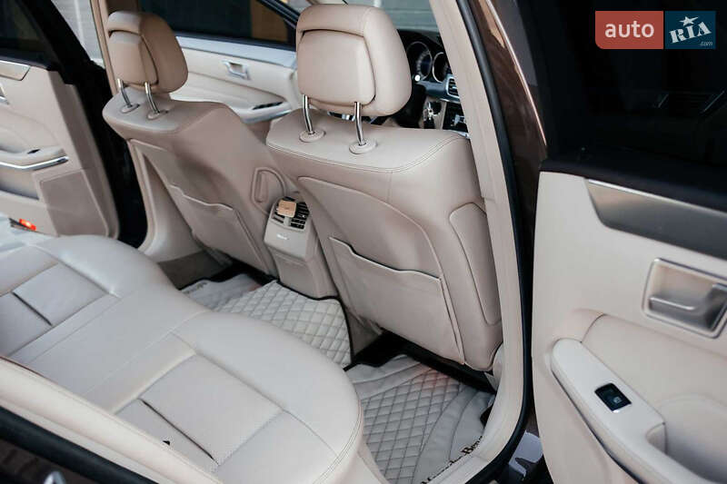 Седан Mercedes-Benz E-Class 2013 в Тернополі