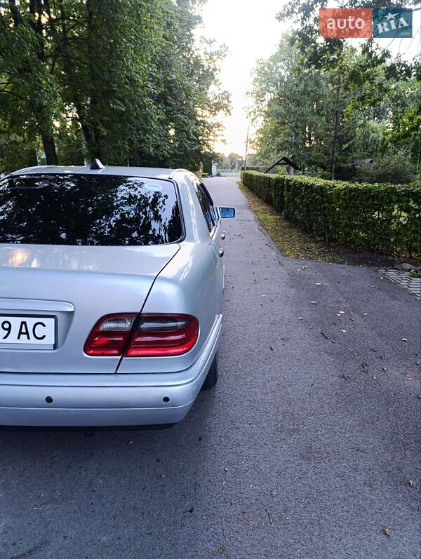 Седан Mercedes-Benz E-Class 1997 в Стоянці фото 6 Седан Mercedes-Benz E-Class 1997 в Стоянці