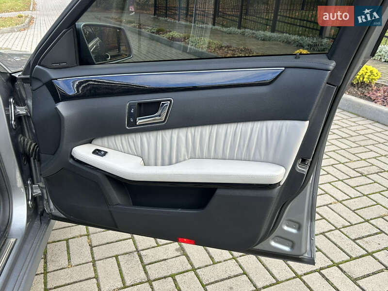 Седан Mercedes-Benz E-Class 2010 в Прилуках фото 24 Седан Mercedes-Benz E-Class 2010 в Прилуках