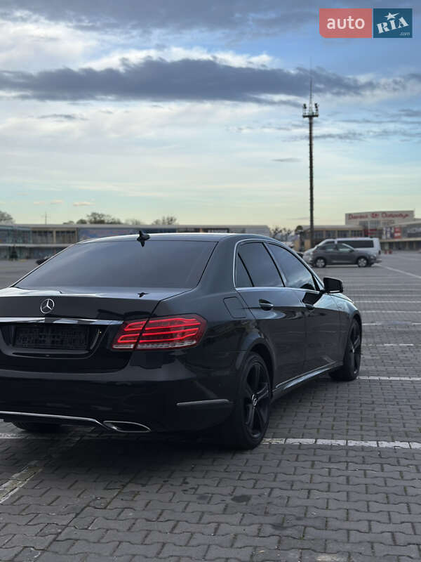 Седан Mercedes-Benz E-Class 2013 в Чернівцях фото 4 Седан Mercedes-Benz E-Class 2013 в Чернівцях