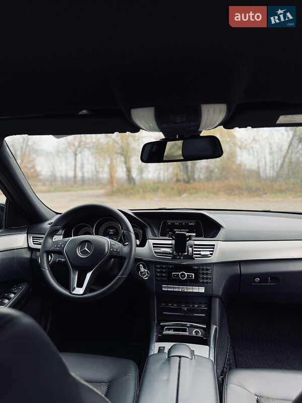 Седан Mercedes-Benz E-Class 2013 в Сторожинці
