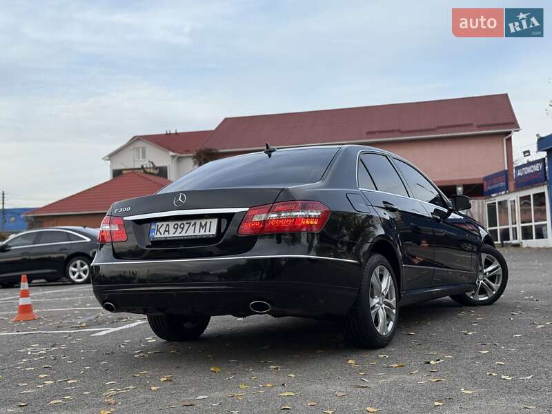 Седан Mercedes-Benz E-Class 2011 в Киеве фото 5 Седан Mercedes-Benz E-Class 2011 в Киеве