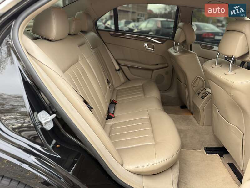 Седан Mercedes-Benz E-Class 2011 в Киеве фото 30 Седан Mercedes-Benz E-Class 2011 в Киеве