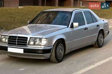 Седан Mercedes-Benz E-Class 1988 в Сумах