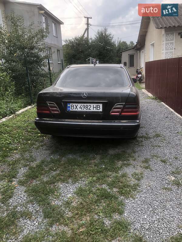 Седан Mercedes-Benz E-Class 2000 в Городке фото 15 Седан Mercedes-Benz E-Class 2000 в Городке