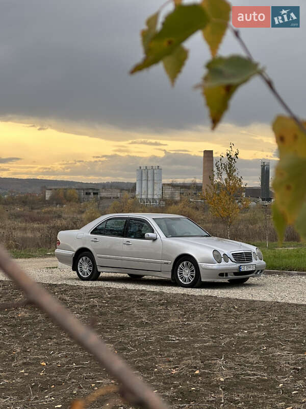 Седан Mercedes-Benz E-Class 2000 в Сторожинце