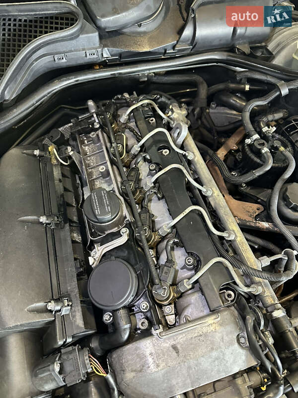 Седан Mercedes-Benz E-Class 2000 в Сторожинце