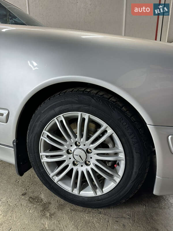 Седан Mercedes-Benz E-Class 2000 в Сторожинце