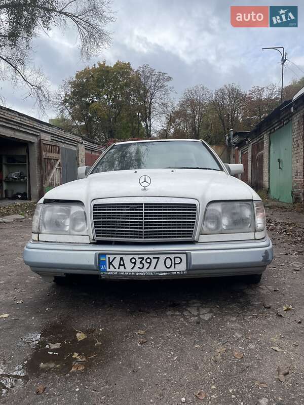Купе Mercedes-Benz E-Class 1994 в Києві фото Купе Mercedes-Benz E-Class 1994 в Києві
