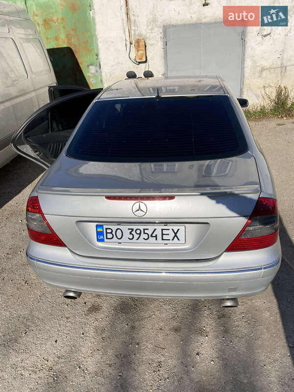 Седан Mercedes-Benz E-Class 2002 в Тернополе