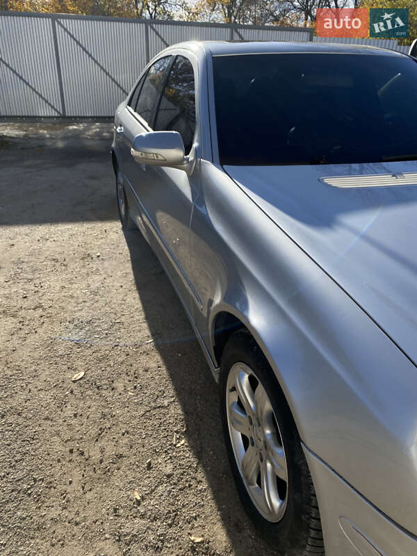 Седан Mercedes-Benz E-Class 2002 в Тернополе