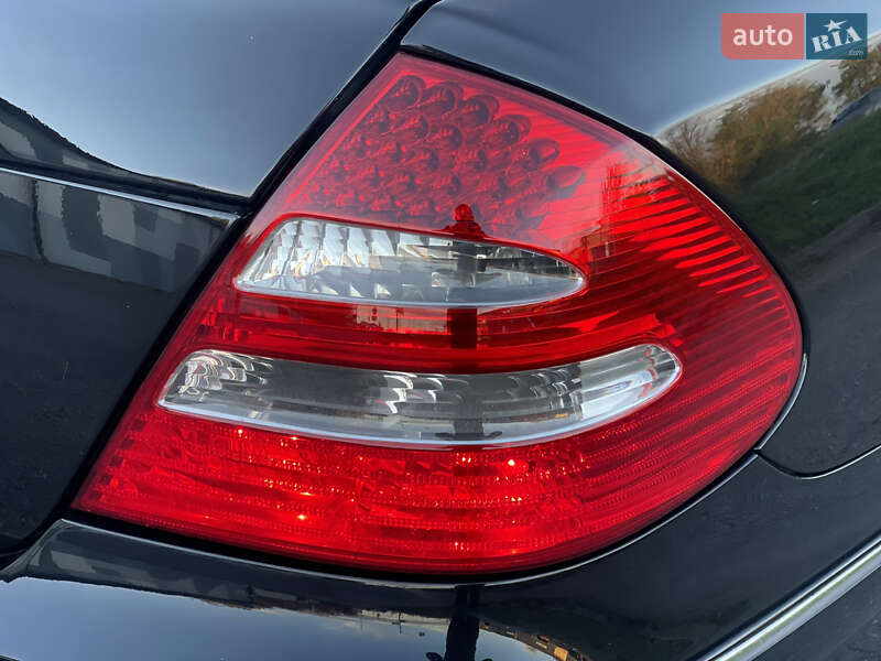 Седан Mercedes-Benz E-Class 2004 в Виннице