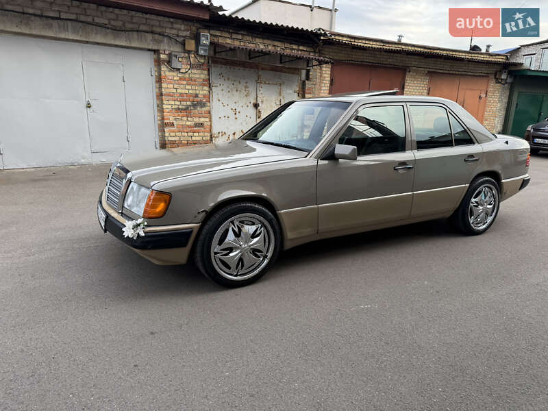 Седан Mercedes-Benz E-Class 1990 в Киеве фото 5 Седан Mercedes-Benz E-Class 1990 в Киеве