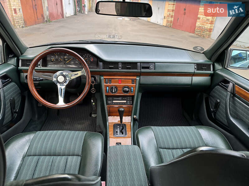 Седан Mercedes-Benz E-Class 1990 в Киеве фото 15 Седан Mercedes-Benz E-Class 1990 в Киеве