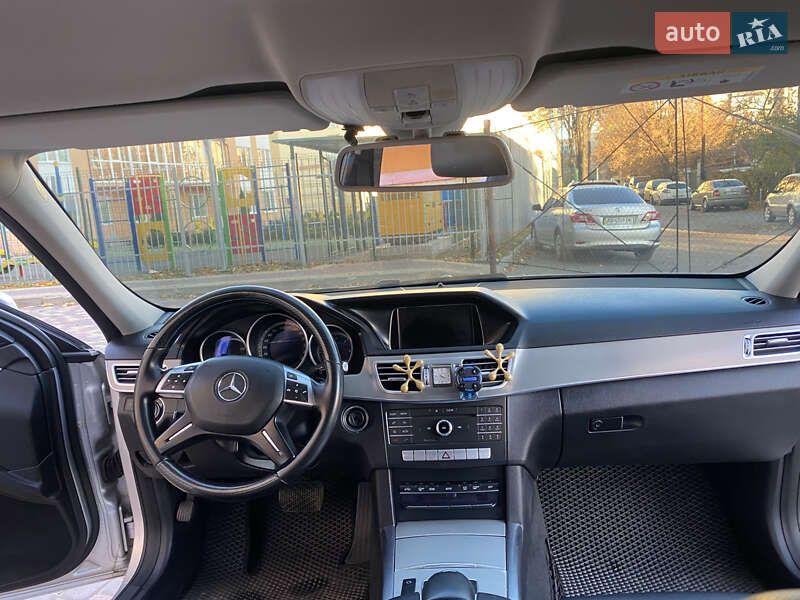 Универсал Mercedes-Benz E-Class 2015 в Виннице фото 14 Универсал Mercedes-Benz E-Class 2015 в Виннице
