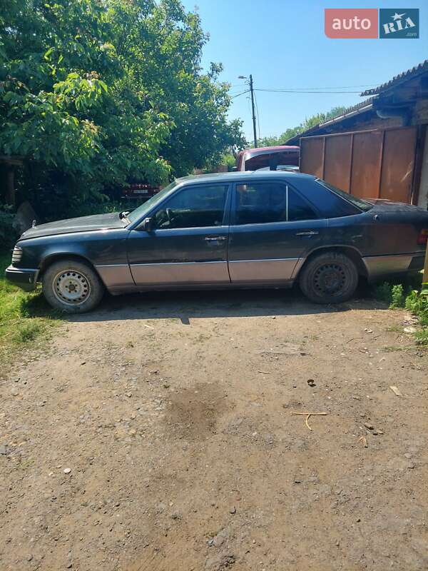 Седан Mercedes-Benz E-Class 1985 в Виннице
