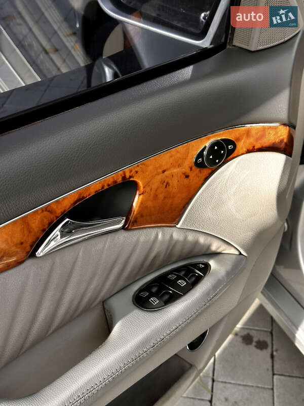 Седан Mercedes-Benz E-Class 2002 в Луцке