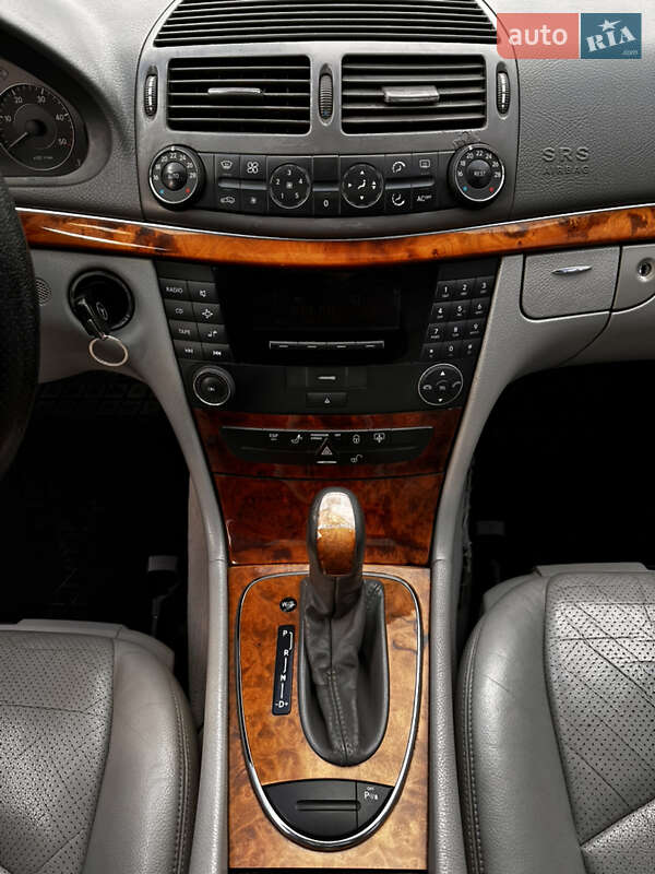 Седан Mercedes-Benz E-Class 2002 в Луцке