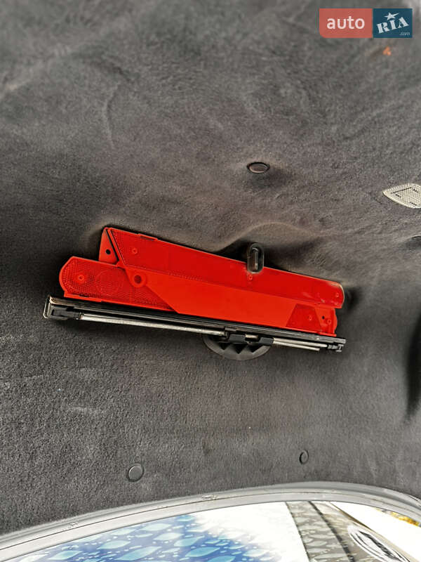 Седан Mercedes-Benz E-Class 2002 в Луцке