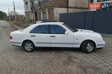 Седан Mercedes-Benz E-Class 1996 в Ирпене Седан Mercedes-Benz E-Class 1996 в Ирпене