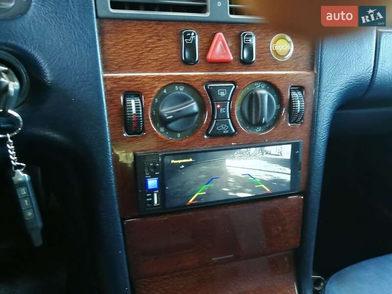 Седан Mercedes-Benz E-Class 1996 в Ирпене