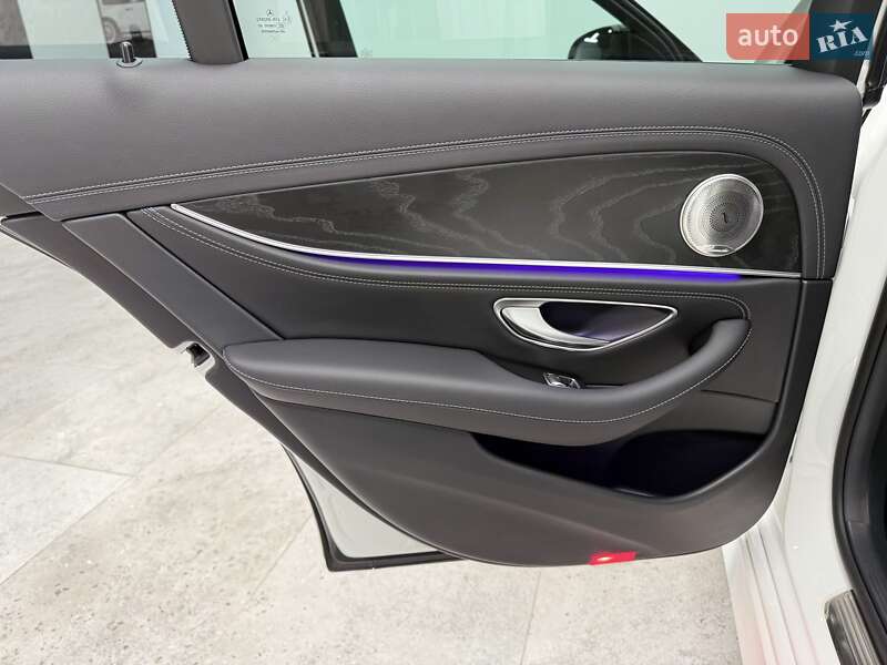 Седан Mercedes-Benz E-Class 2022 в Киеве