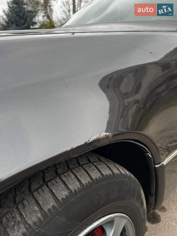 Седан Mercedes-Benz E-Class 1990 в Днепре