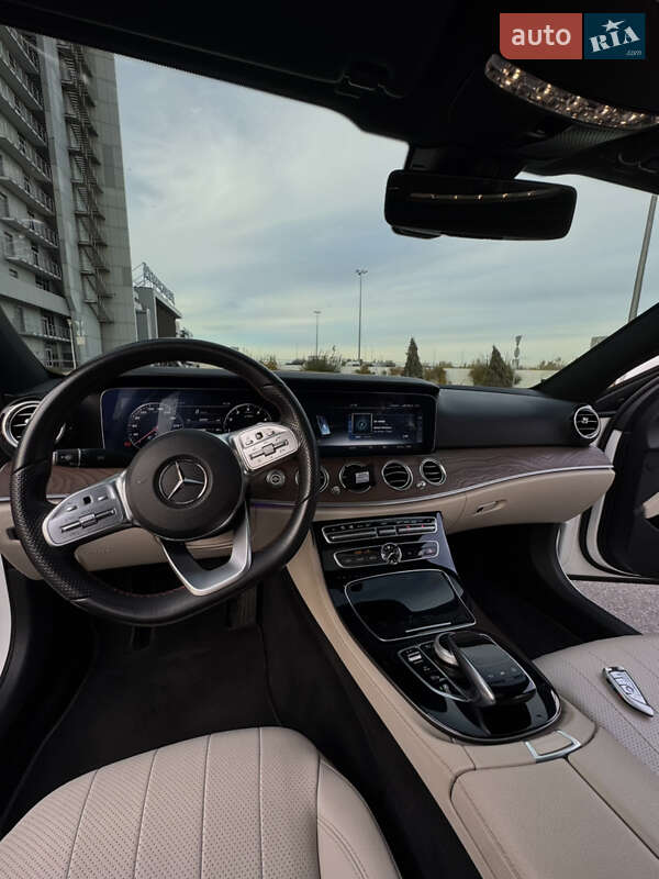 Седан Mercedes-Benz E-Class 2016 в Києві