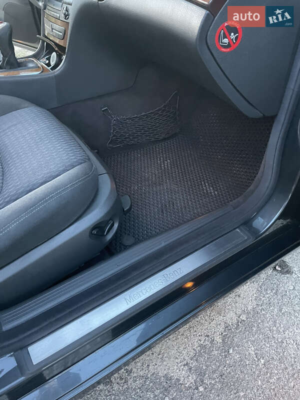 Седан Mercedes-Benz E-Class 2004 в Любомле фото 28 Седан Mercedes-Benz E-Class 2004 в Любомле