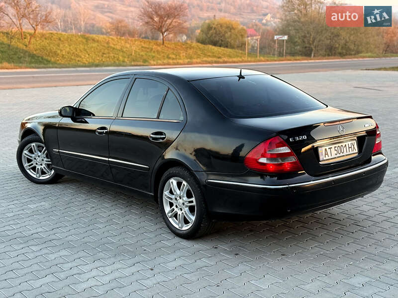 Седан Mercedes-Benz E-Class 2002 в Черновцах