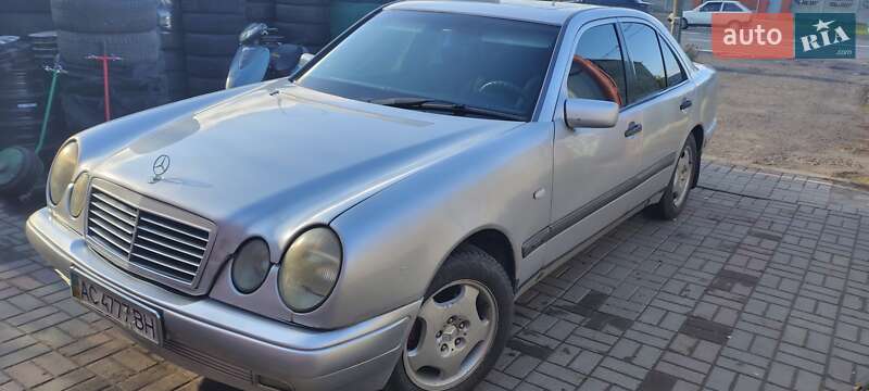 Седан Mercedes-Benz E-Class 1995 в Луцке фото 2 Седан Mercedes-Benz E-Class 1995 в Луцке