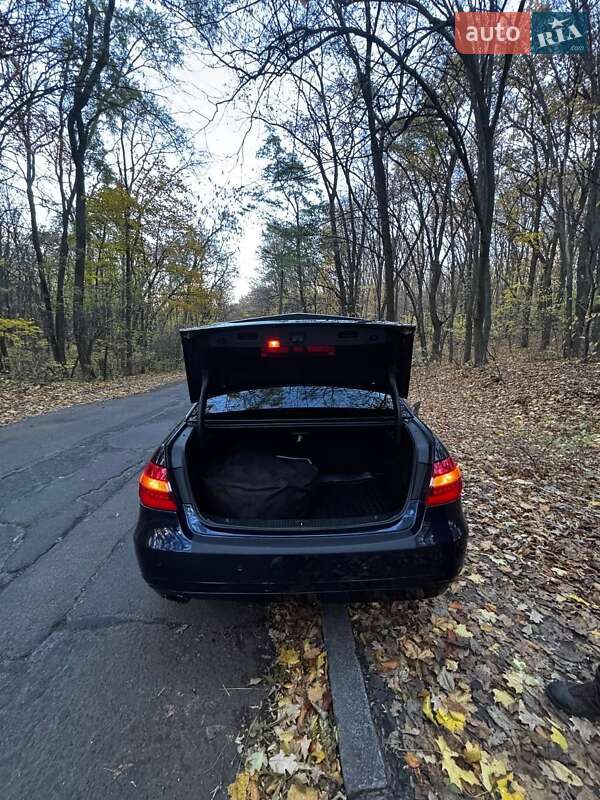 Mercedes-Benz E-Class 2011 Mercedes-Benz E-Class 2011