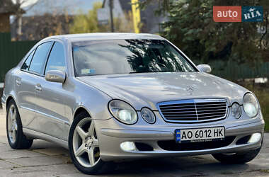 Седан Mercedes-Benz E-Class 2004 в Міжгір'ї