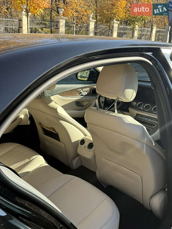 Седан Mercedes-Benz E-Class 2023 в Дніпрі