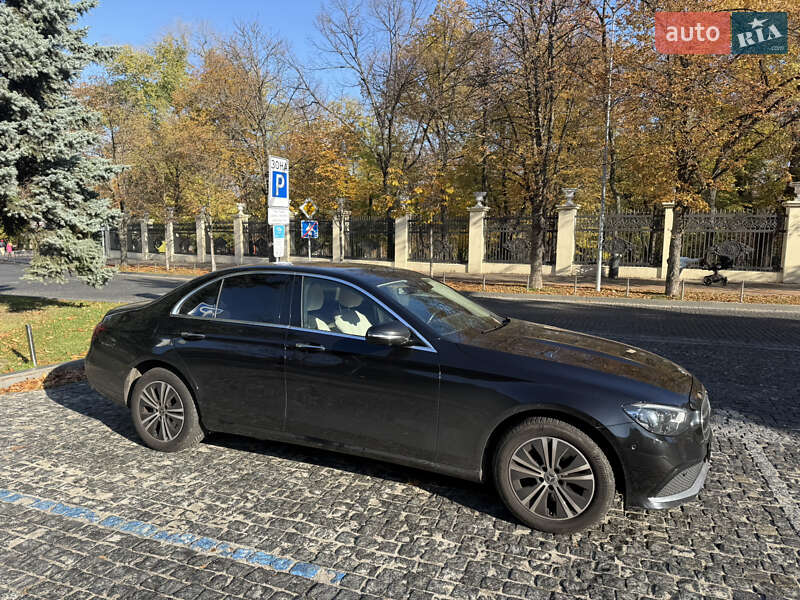 Седан Mercedes-Benz E-Class 2023 в Дніпрі