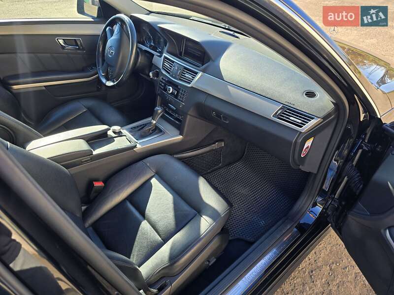 Седан Mercedes-Benz E-Class 2009 в Миколаєві