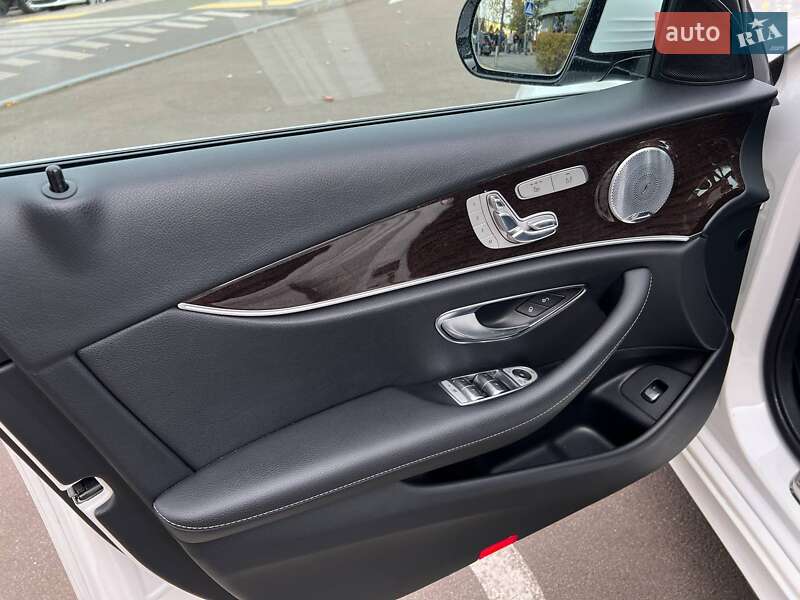 Седан Mercedes-Benz E-Class 2016 в Києві фото 15 Седан Mercedes-Benz E-Class 2016 в Києві