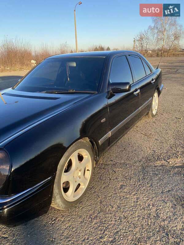 Седан Mercedes-Benz E-Class 1998 в Ивано-Франковске