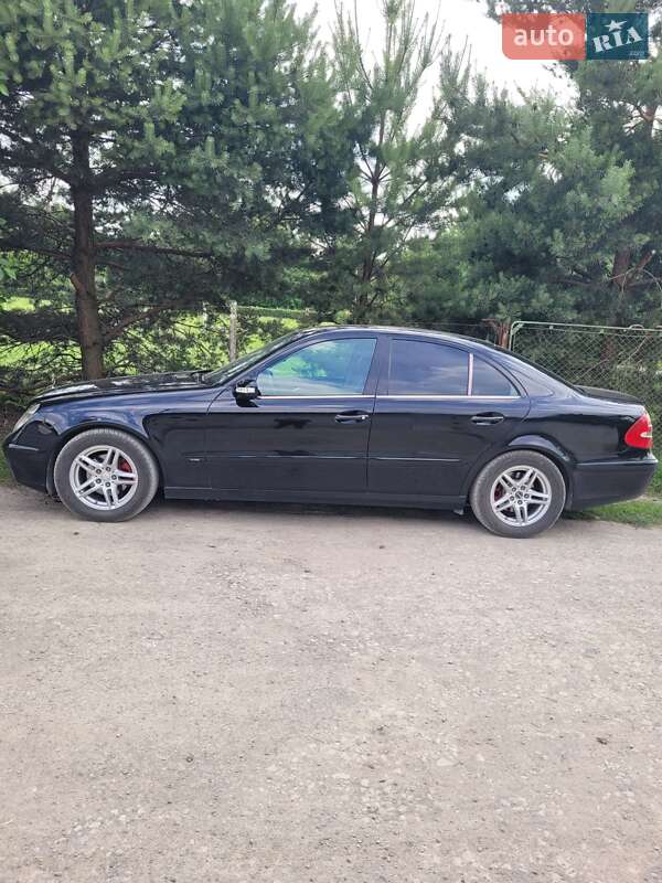 Седан Mercedes-Benz E-Class 2003 в Борщеві