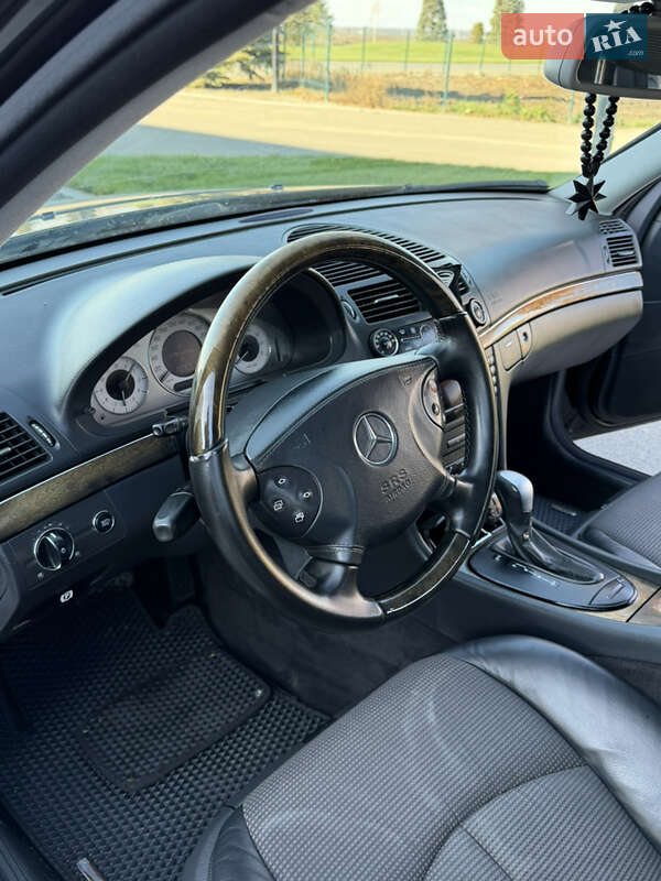Седан Mercedes-Benz E-Class 2004 в Дніпрі