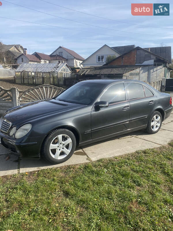 Седан Mercedes-Benz E-Class 2004 в Кицмани фото 3 Седан Mercedes-Benz E-Class 2004 в Кицмани